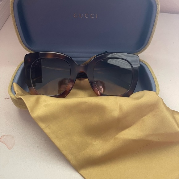 Oversized Star Studded Sunglasses - Picture 6 of 8